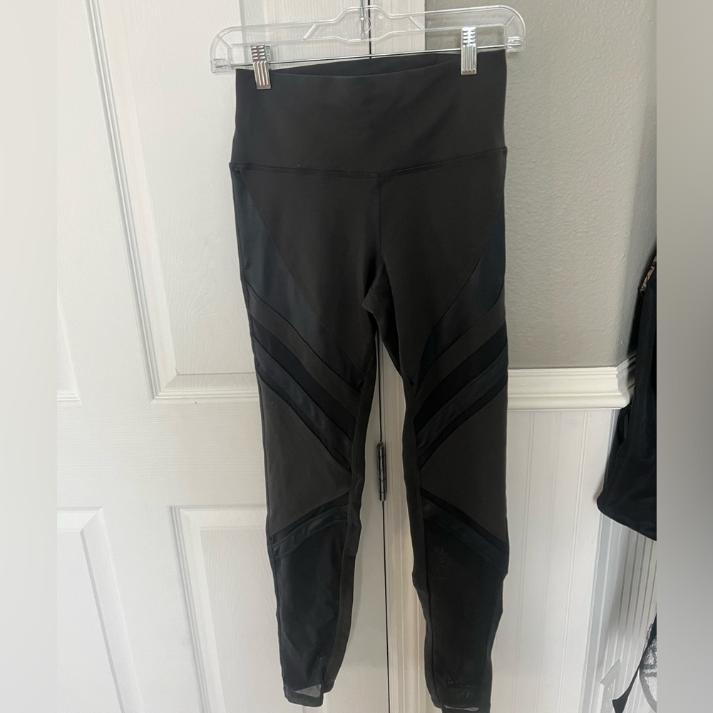Alo leggings grey with mesh